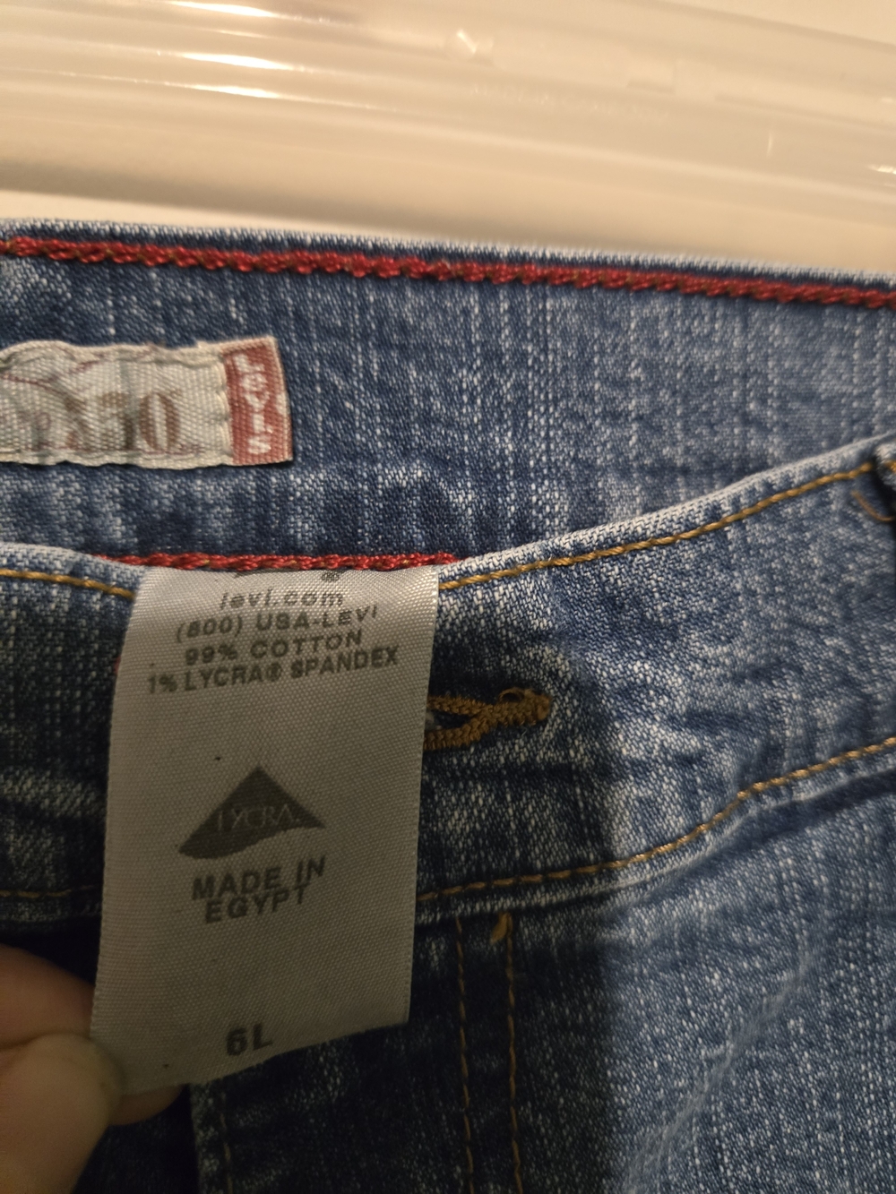 Levi's Slim Straight Women's Blue Denim Jeans Size 6L - Picture 3 of 6